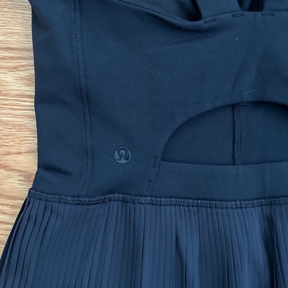 Lululemon NWOT City Tank (8) - Picture 4 of 16